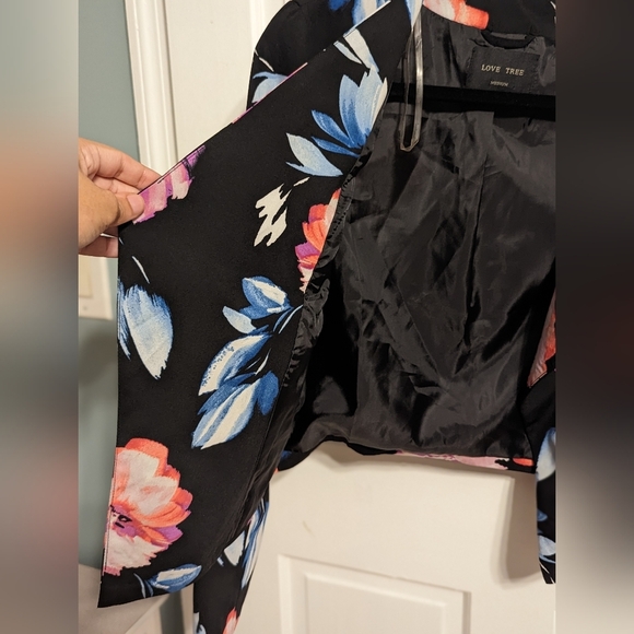 Love Tree Floral Blazer - Picture 3 of 7